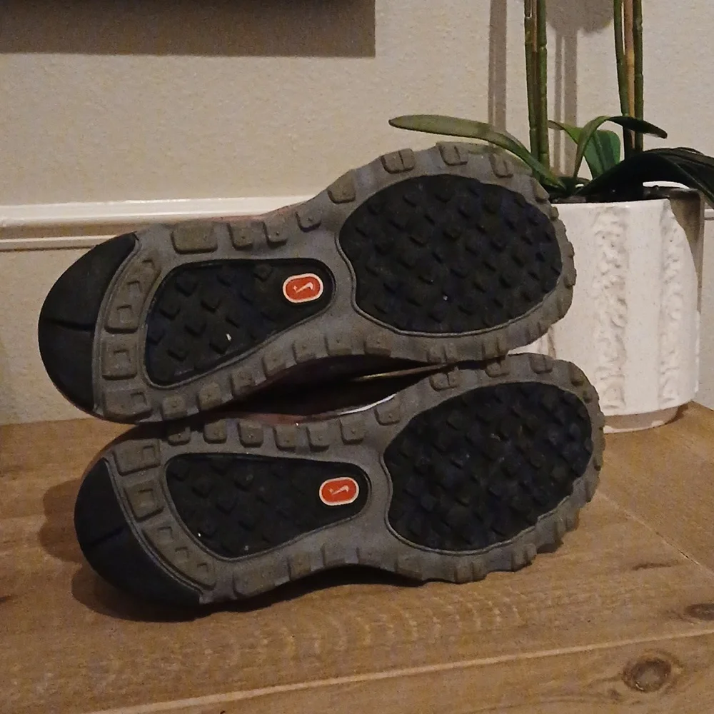 Nike Air Max Women's Pink And Gray Running Shoes Sneakers. Size 8 - Picture 13 of 17